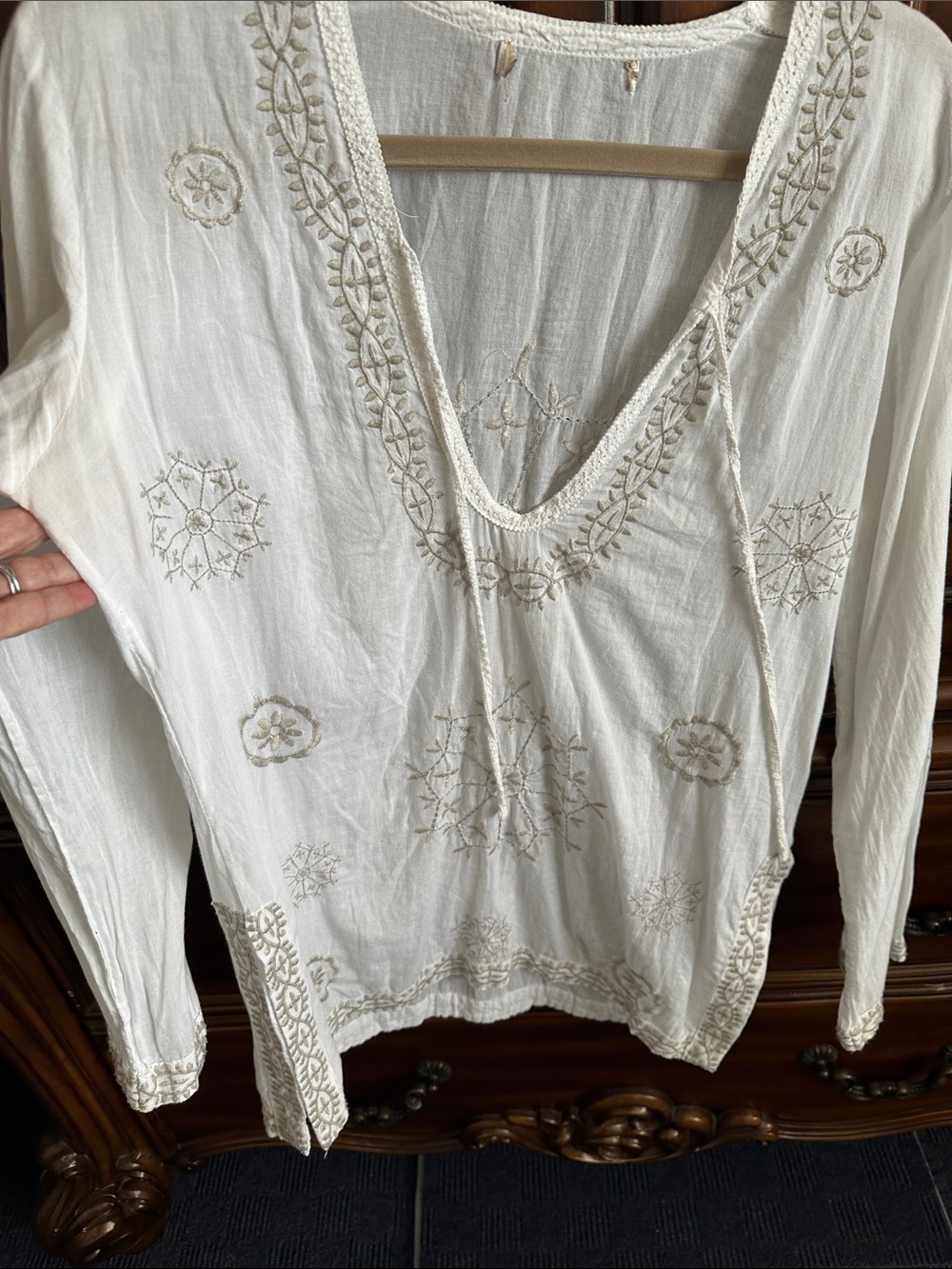 Boho White Embroidered V-Neck Women’s Top - Picture 2 of 6